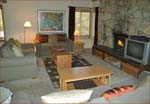 Mammmoth 1 Bedroom Full Bath Sleeps 4 - 6.